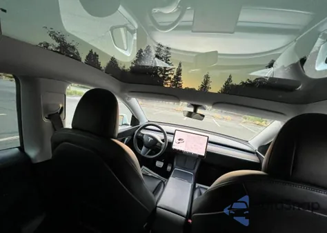 2022 Tesla Model Y from USA, damaged, VIN 7SAYGDEF6NF343071